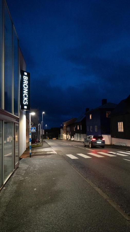Broncks Apartment 5 - Modern 2-Bedroom In The Heart Of Torshavn Luaran gambar